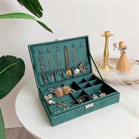 Vintage Jewelry Boxes: Identification, Styles and Values